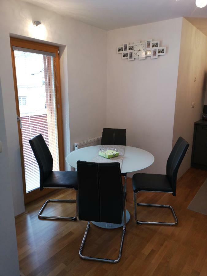 Apartma Lucijana モイストラナ エクステリア 写真